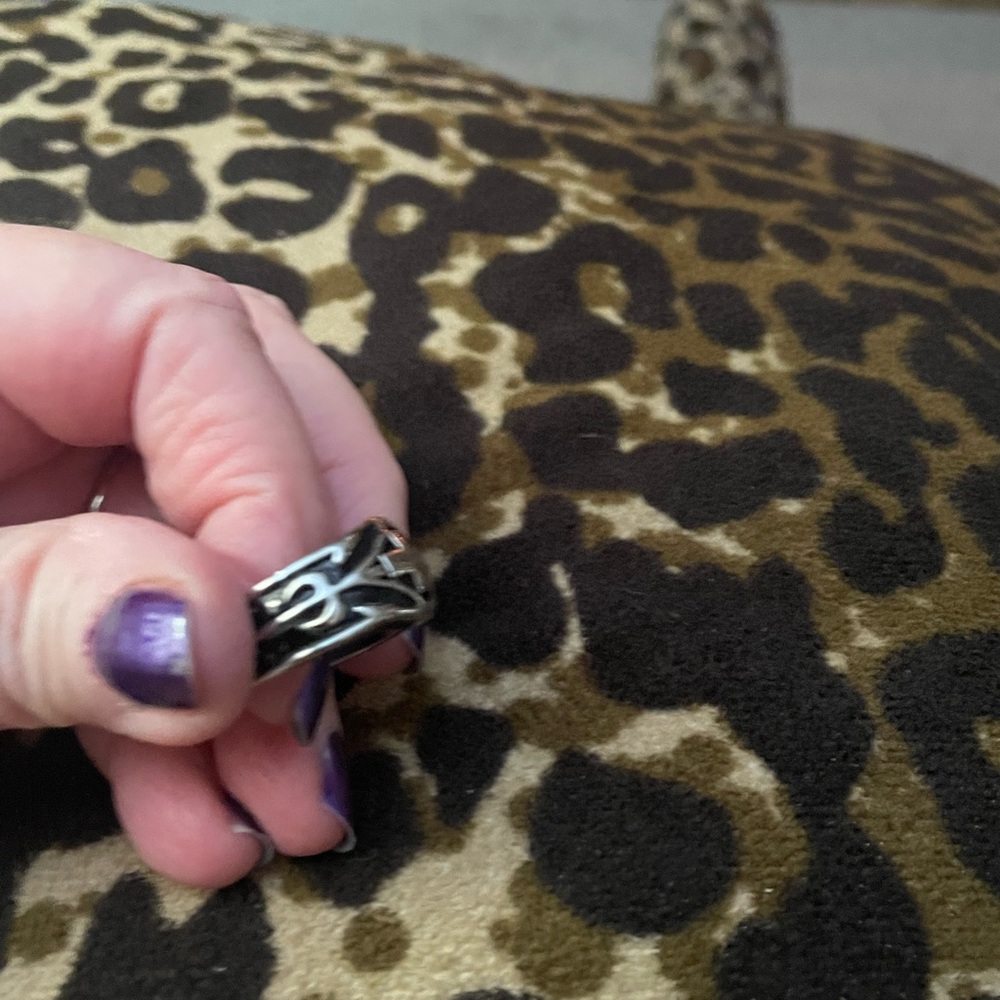 Silver Cross Design Ring thick heavy unisex ring - Picture 4 of 7